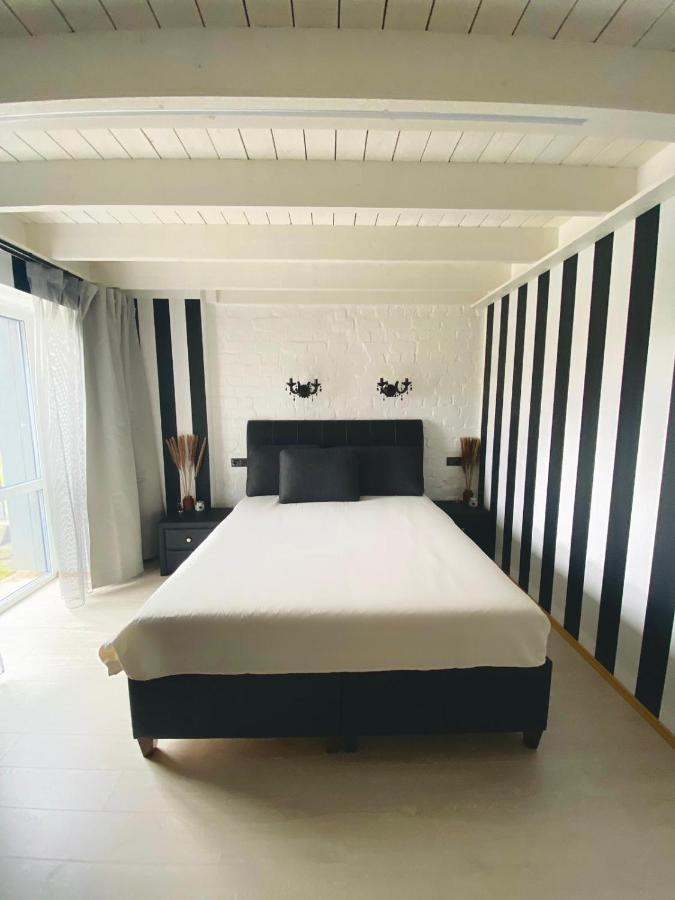 Seaside Apartments Roja Luaran gambar